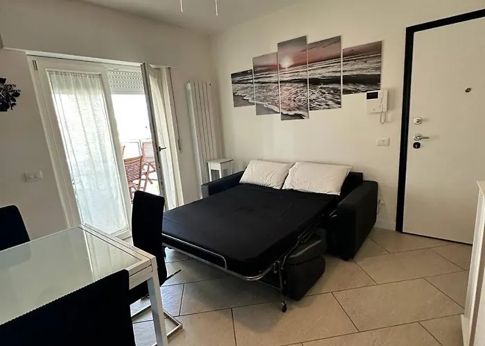 Un Passo Dal Mare * Nettuno